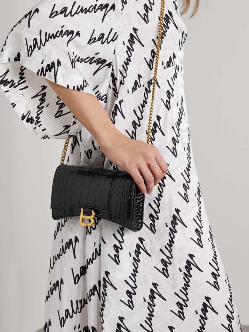 Balenciaga: Black Croc Hourglass Bag (Like New) - Picture 2 of 15